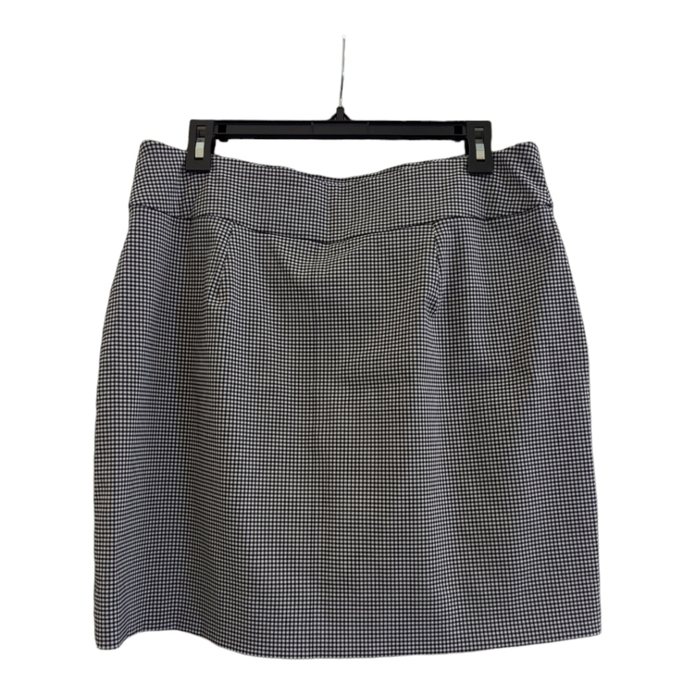 Charter Club stretchy black and white mini check pull on skort,size 10, EUC